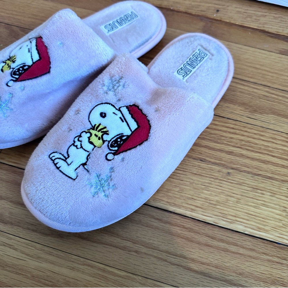 Peanuts Ladies Slippers US Size M 7/8 Pink Furry Snoopy Woodstock House Shoes - Picture 3 of 13